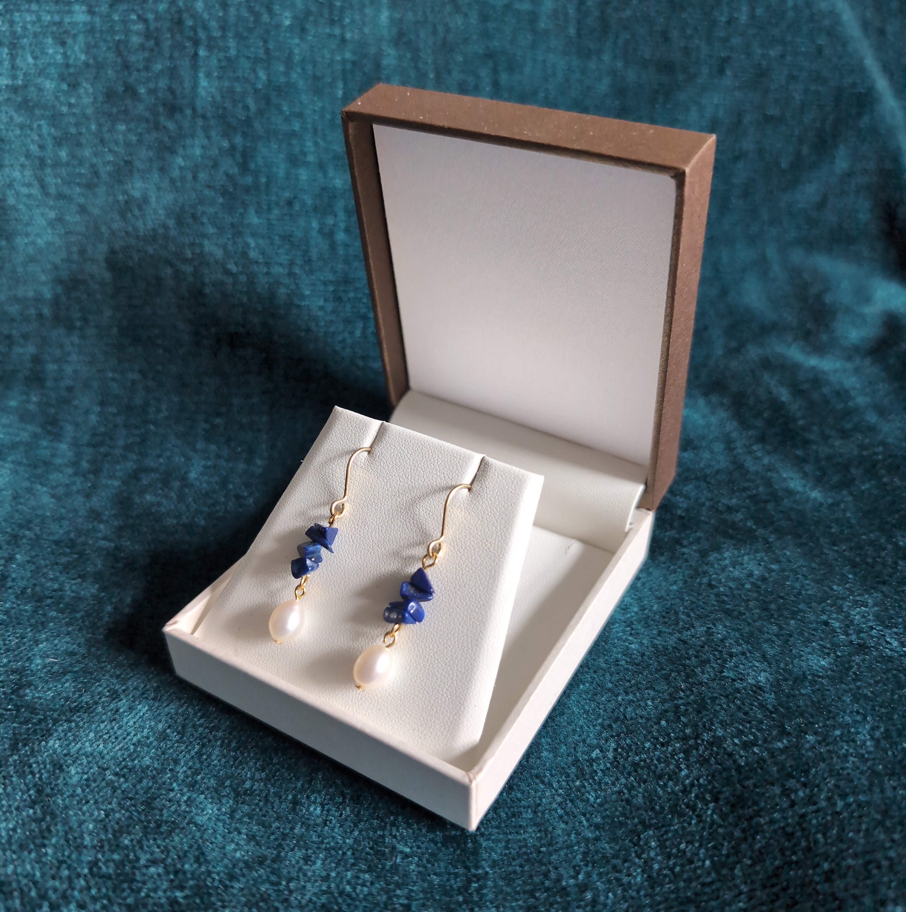 Leaflet drop earrings